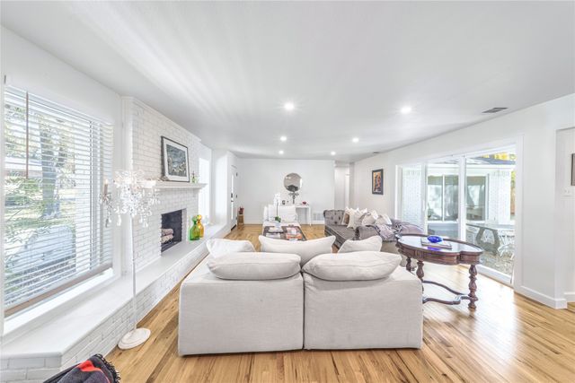 5837 Clendenin Avenue, Dallas, TX 75228