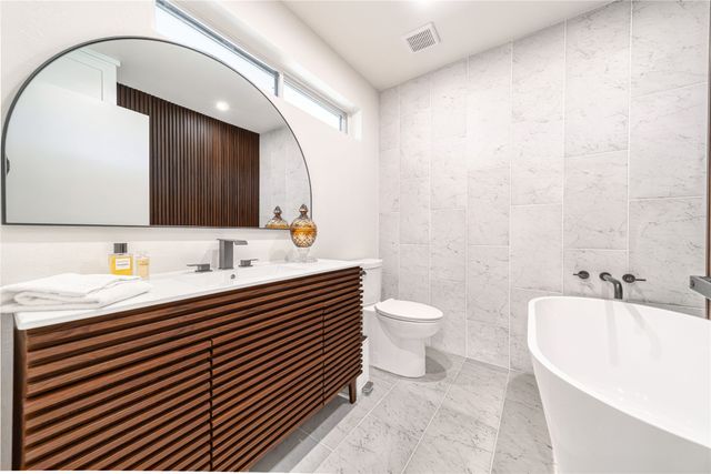 5837 Clendenin Avenue, Dallas, TX 75228