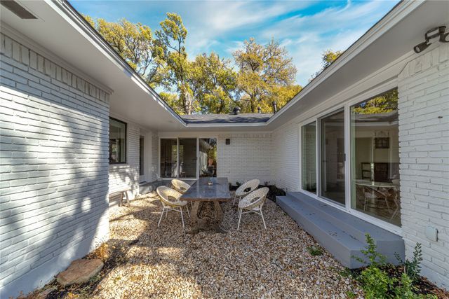 5837 Clendenin Avenue, Dallas, TX 75228