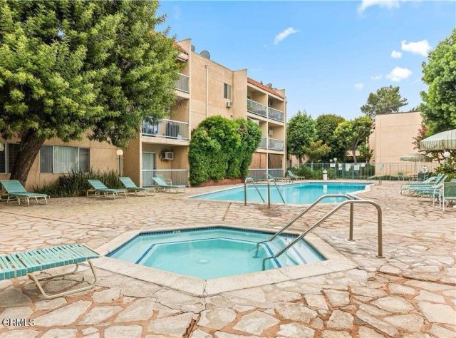 18307 Burbank 51, Tarzana, CA 91356