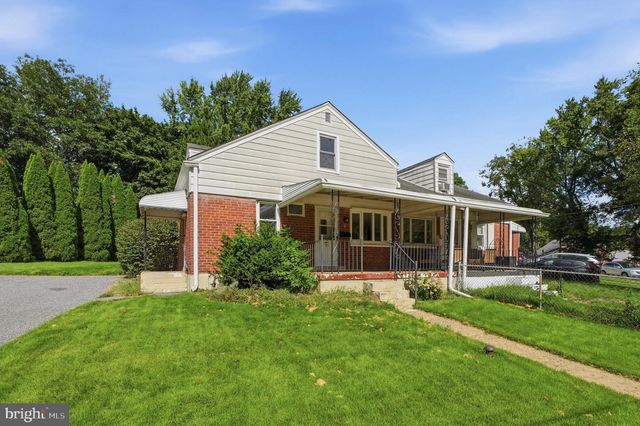906 KINGSMAN RD, Upper Chichester, PA 19061