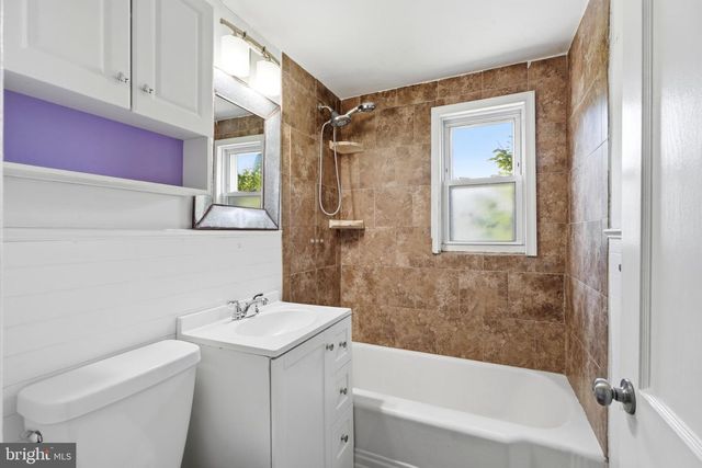 906 KINGSMAN RD, Upper Chichester, PA 19061