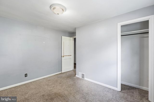 906 KINGSMAN RD, Upper Chichester, PA 19061