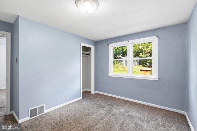 906 KINGSMAN RD, Upper Chichester, PA 19061