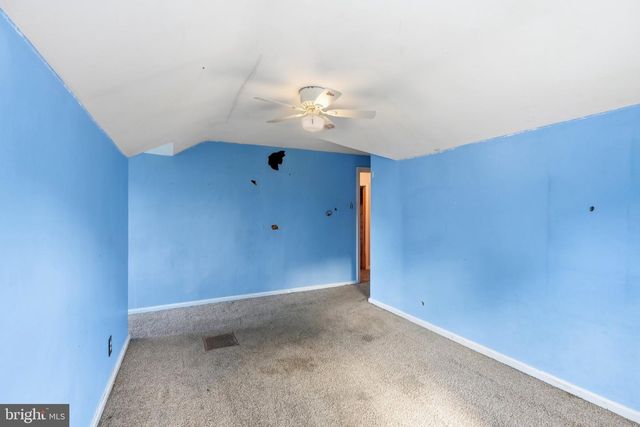 906 KINGSMAN RD, Upper Chichester, PA 19061