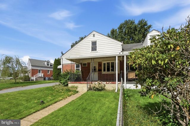 906 KINGSMAN RD, Upper Chichester, PA 19061