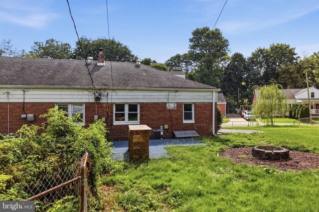 906 KINGSMAN RD, Upper Chichester, PA 19061