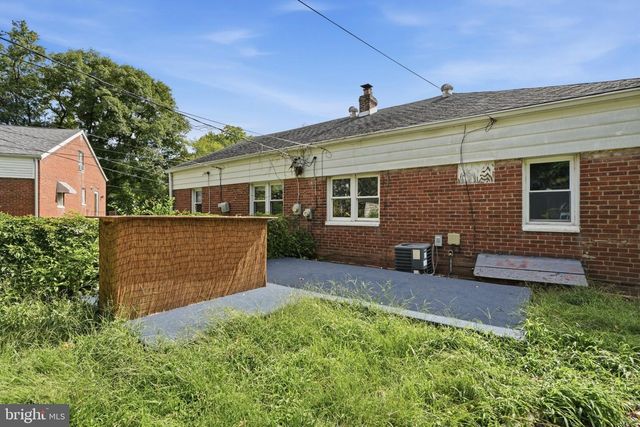 906 KINGSMAN RD, Upper Chichester, PA 19061