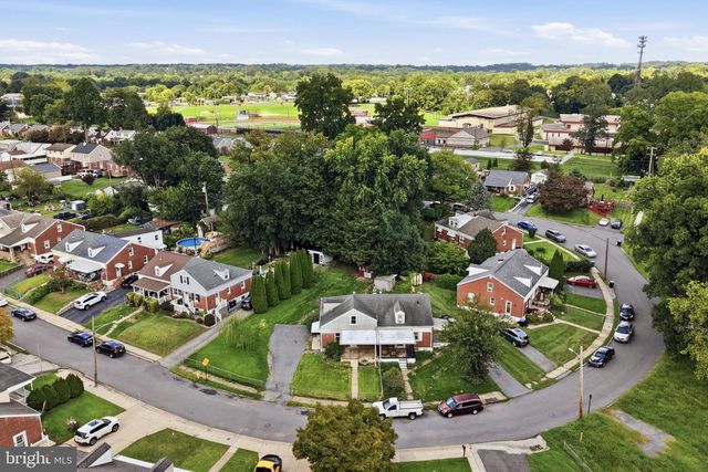 906 KINGSMAN RD, Upper Chichester, PA 19061