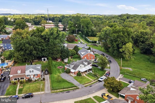 906 KINGSMAN RD, Upper Chichester, PA 19061
