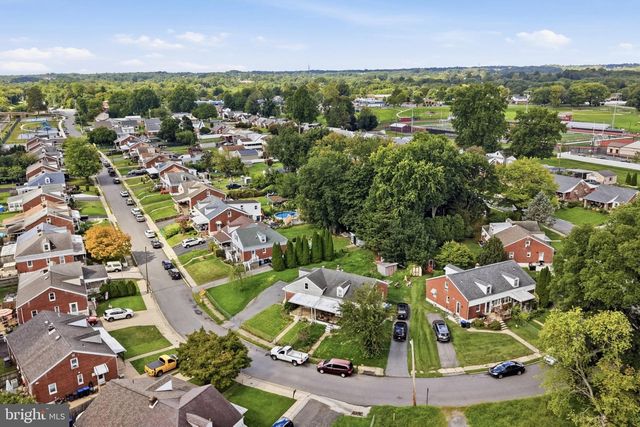 906 KINGSMAN RD, Upper Chichester, PA 19061