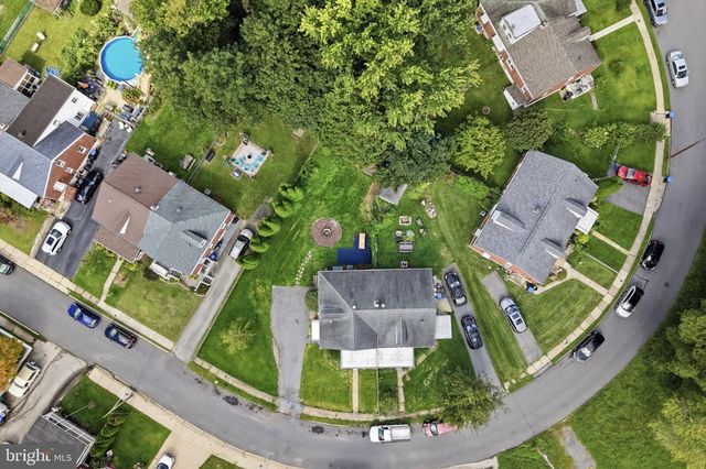 906 KINGSMAN RD, Upper Chichester, PA 19061