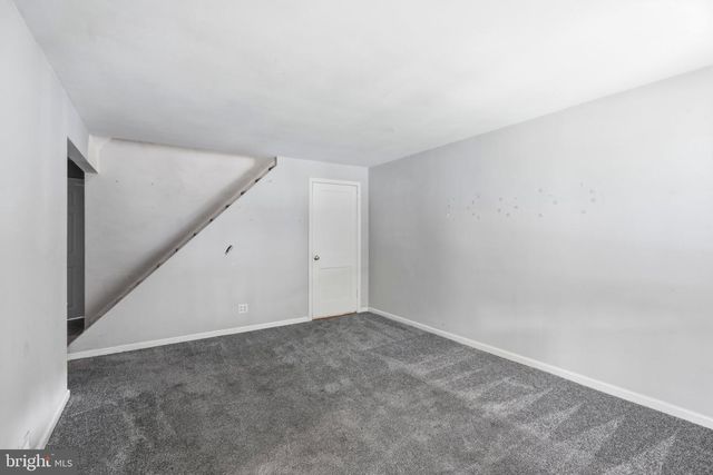 906 KINGSMAN RD, Upper Chichester, PA 19061