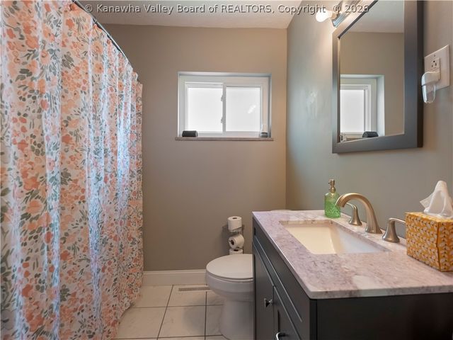929 Meadow Drive, South Charleston, WV 25309