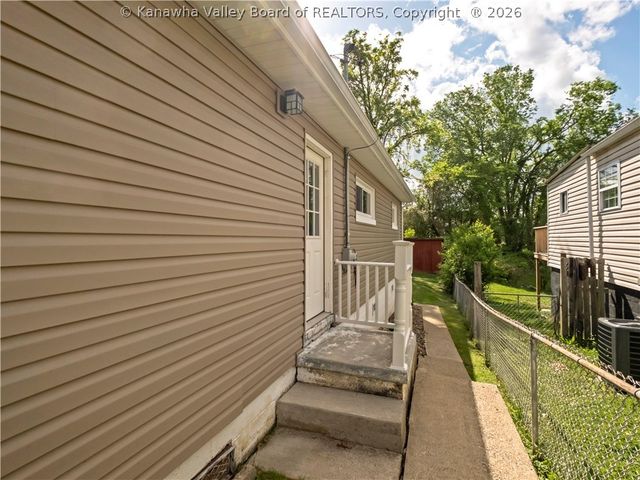 929 Meadow Drive, South Charleston, WV 25309