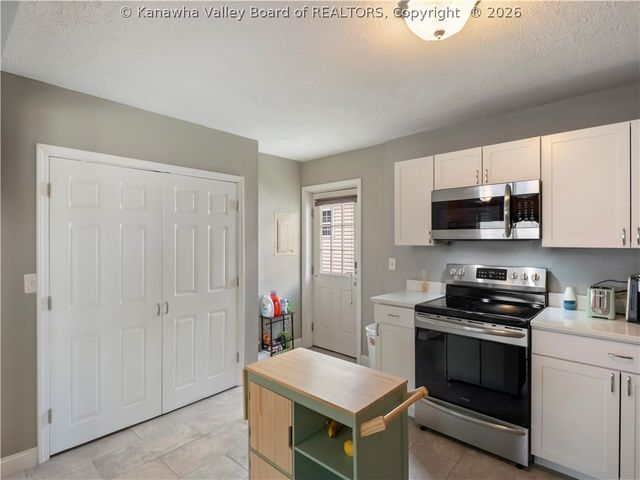 929 Meadow Drive, South Charleston, WV 25309