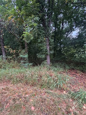Scarborough Lane, Bella Vista, AR 72715