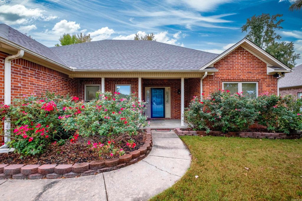 185 Deauville Drive, Maumelle, AR 72113