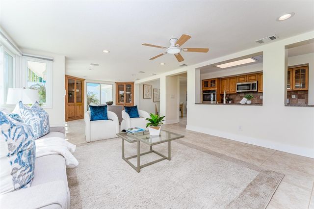 405 BUTTONWOOD LANE, Largo, FL 33770