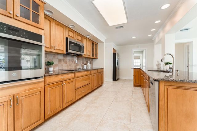 405 BUTTONWOOD LANE, Largo, FL 33770