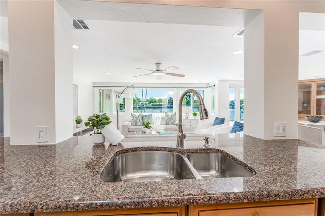 405 BUTTONWOOD LANE, Largo, FL 33770