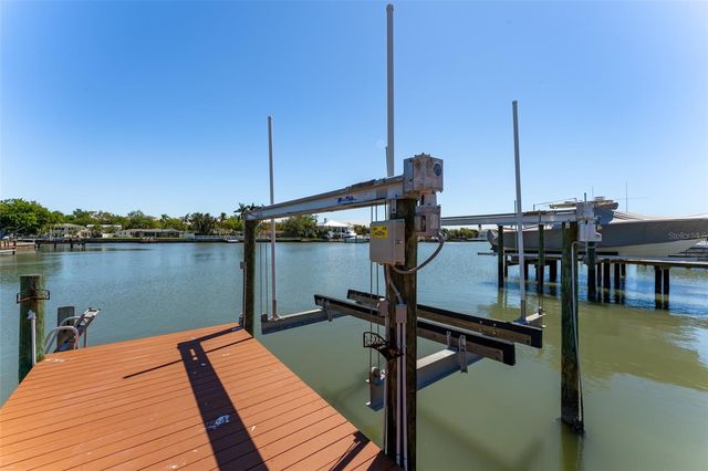 405 BUTTONWOOD LANE, Largo, FL 33770