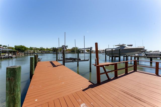 405 BUTTONWOOD LANE, Largo, FL 33770