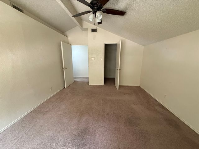 6011 Parkmeadow Drive, Arlington, TX 76018