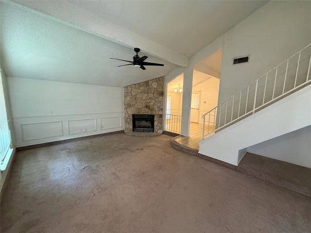 6011 Parkmeadow Drive, Arlington, TX 76018