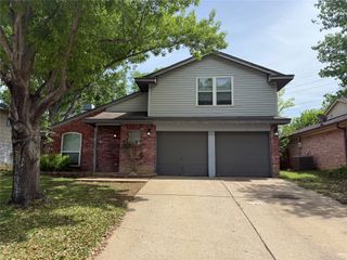 6011 Parkmeadow Drive, Arlington, TX 76018