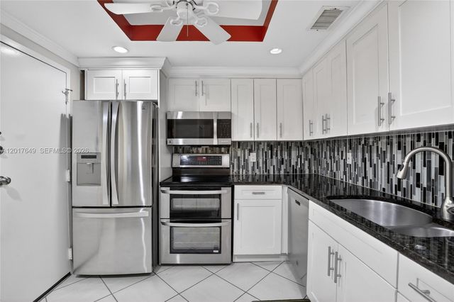 6600 Cypress Rd 504, Plantation, FL 33317