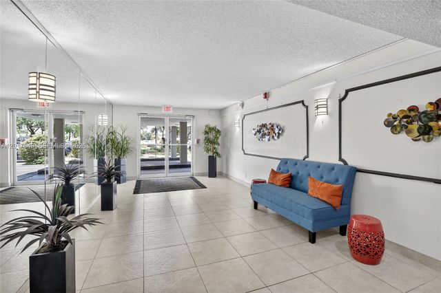 6600 Cypress Rd 504, Plantation, FL 33317