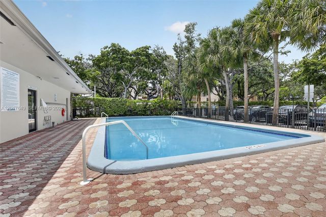 6600 Cypress Rd 504, Plantation, FL 33317