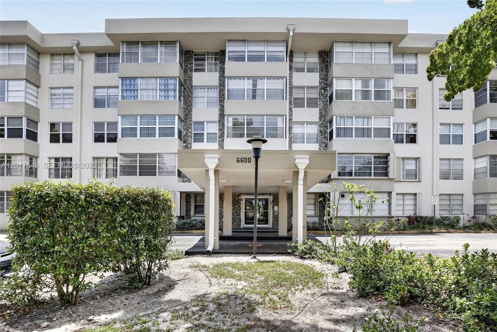 6600 Cypress Rd 504, Plantation, FL 33317