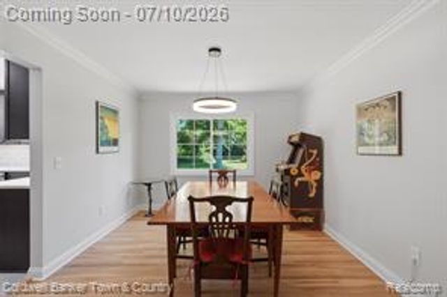 4301 Macqueen Drive, West Bloomfield, MI 48323