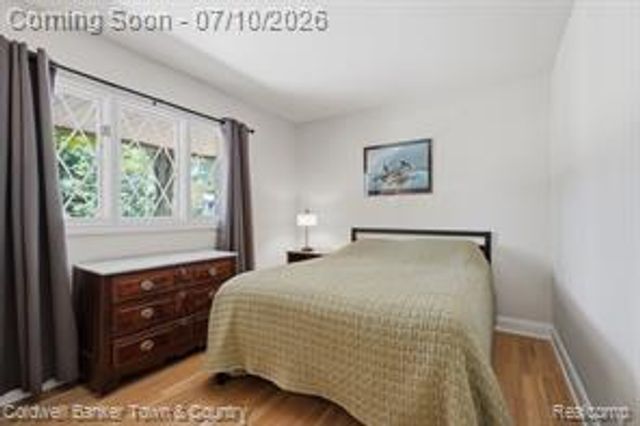 4301 Macqueen Drive, West Bloomfield, MI 48323