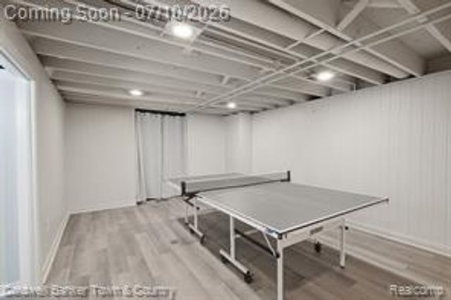 4301 Macqueen Drive, West Bloomfield, MI 48323