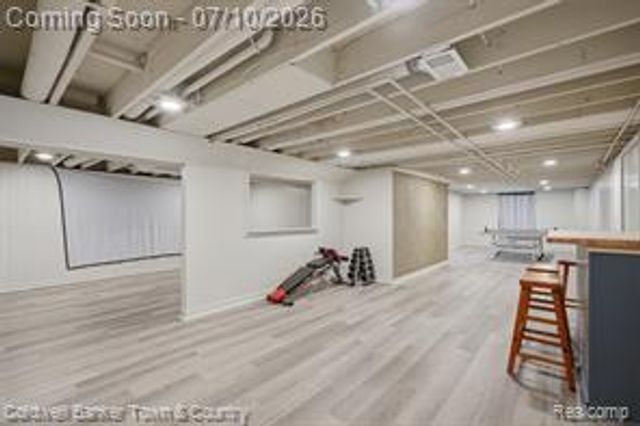 4301 Macqueen Drive, West Bloomfield, MI 48323