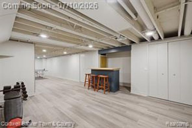 4301 Macqueen Drive, West Bloomfield, MI 48323