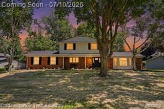 4301 Macqueen Drive, West Bloomfield, MI 48323