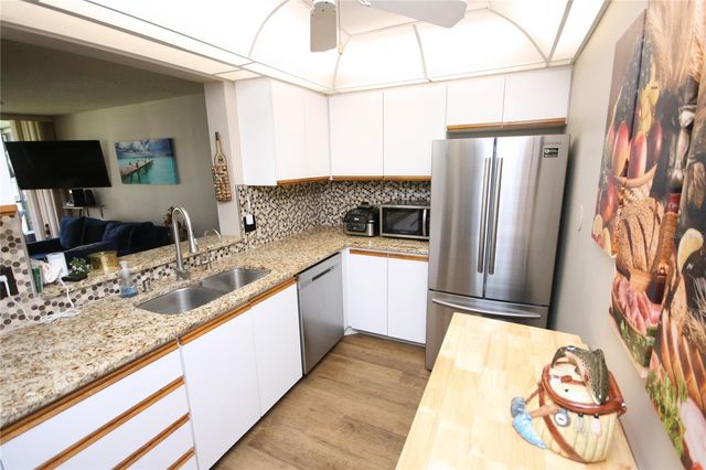 19701 GULF BOULEVARD 212, Indian Shores, FL 33785