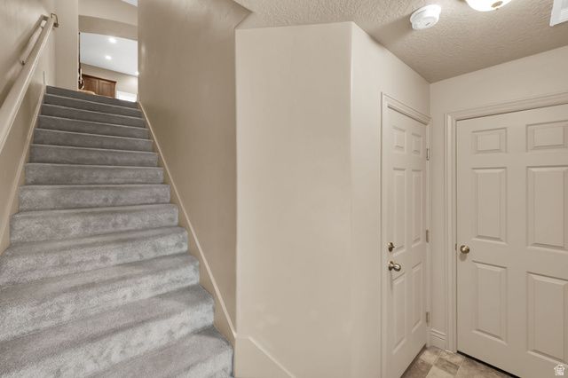 36 E OPEQUON RD, Sandy, UT 84070