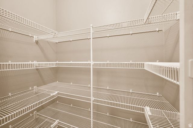 36 E OPEQUON RD, Sandy, UT 84070