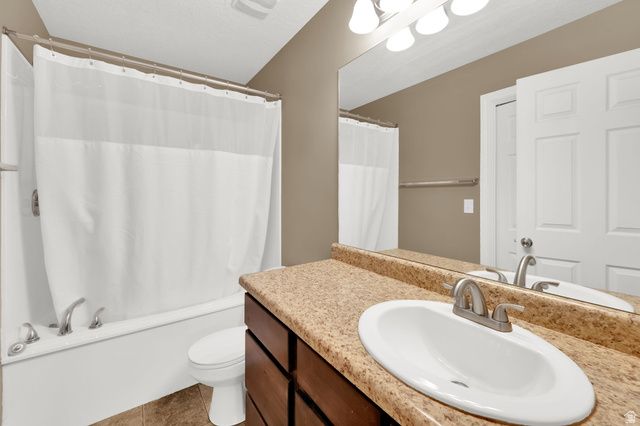 36 E OPEQUON RD, Sandy, UT 84070