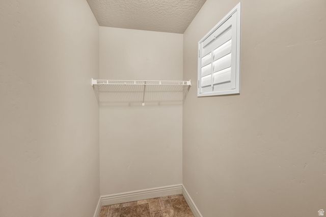 36 E OPEQUON RD, Sandy, UT 84070