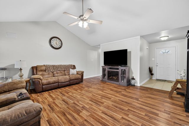 19 Shamsie Dr, Ward, AR 72176