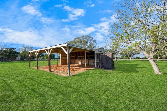 5607 Philip Evan Road, Needville, TX 77461