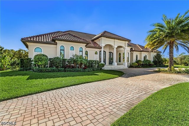 8250 Penzance BLVD, Fort Myers, FL 33912