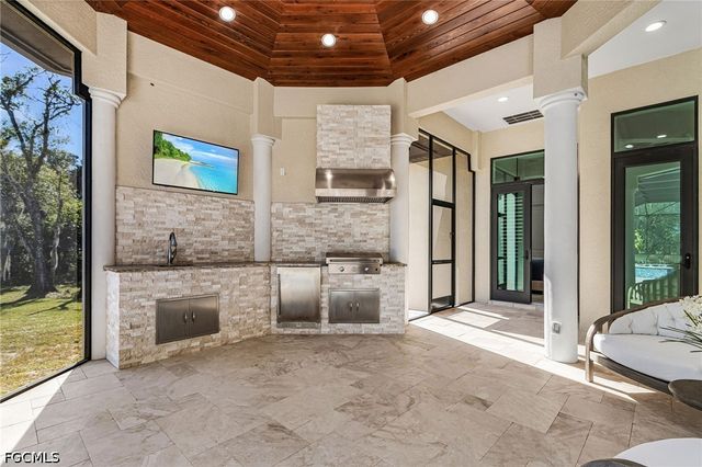 8250 Penzance BLVD, Fort Myers, FL 33912