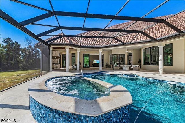 8250 Penzance BLVD, Fort Myers, FL 33912